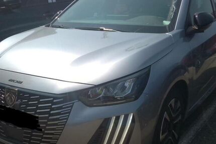 Peugeot 208 12.999 km 15.580 &euro; Rüsselsheim 65428