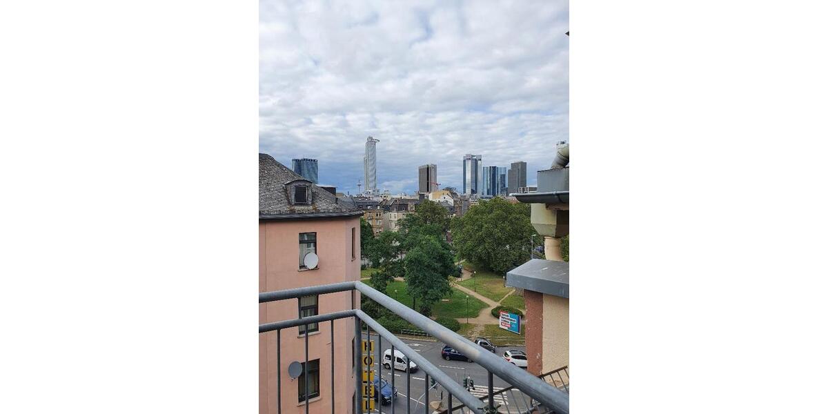 Frisch renovierte Maisonette-Wohnung in der Nähe vom Main und Baseler Platz 3 zimmer