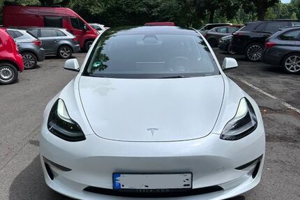 Tesla Model 3 35.900 km 31.200 &euro; Frankfurt am Main 60599