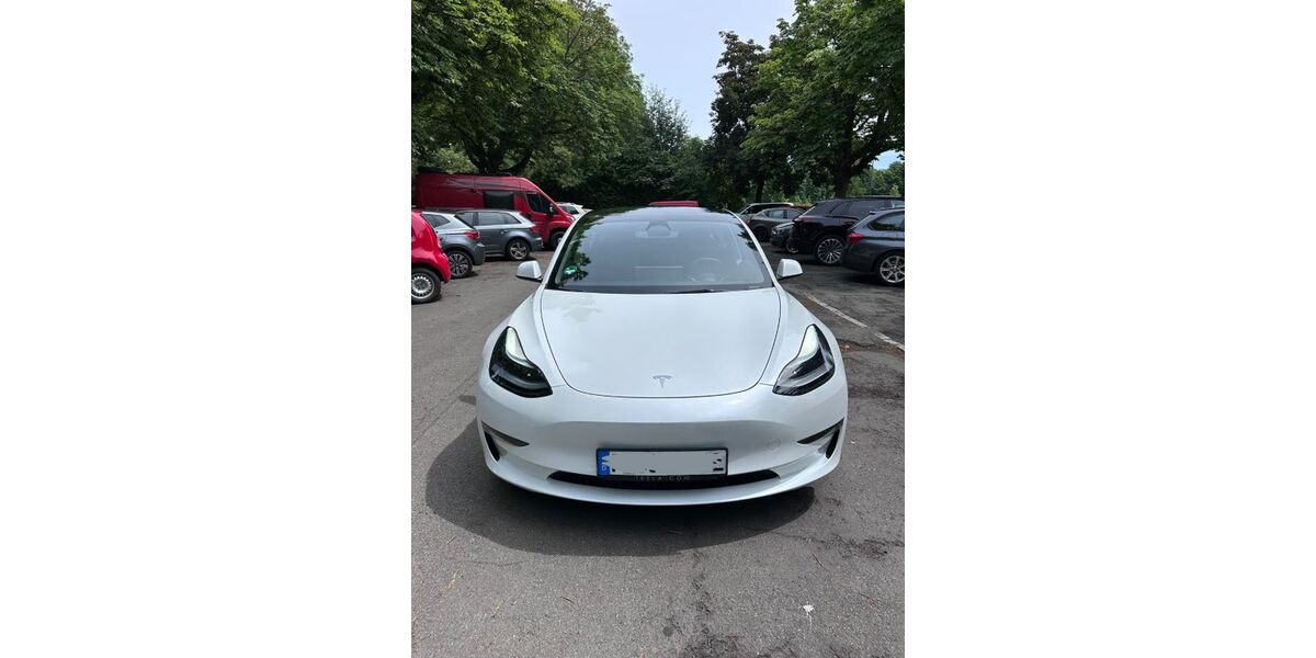 Tesla Model 3 35.900 km 31.200 &euro; Frankfurt am Main 60599