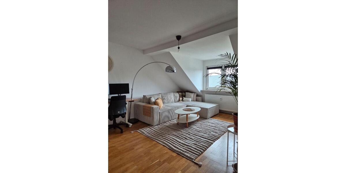 Dachgeschoßwohnung Frankfurt am Main Bornheim - 2 Zimmer, 57 m&sup2;, 1.511&euro; | Angebot:25701491