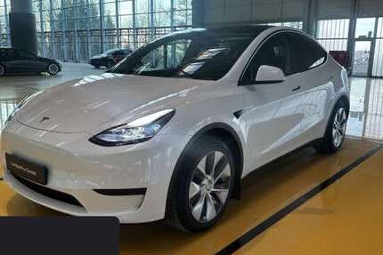 Tesla Model Y 26.671 km 37.400 &euro; Hanau 63457