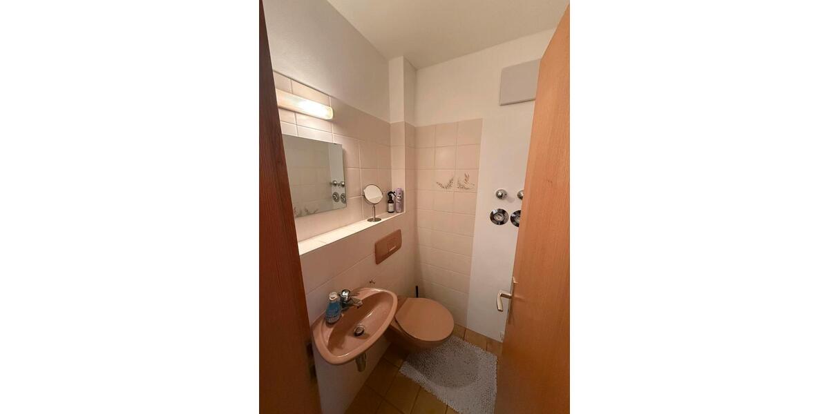 Etagenwohnung Hofheim am Taunus - 3 Zimmer, 97 m&sup2;, 1.300&euro; | Angebot:25775218