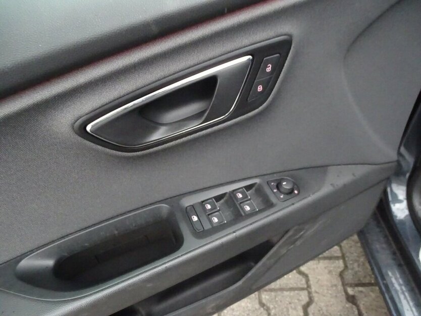 Leon ST 1,5l TGI (CNG) Xcellence, DSG, Navi, PDC,