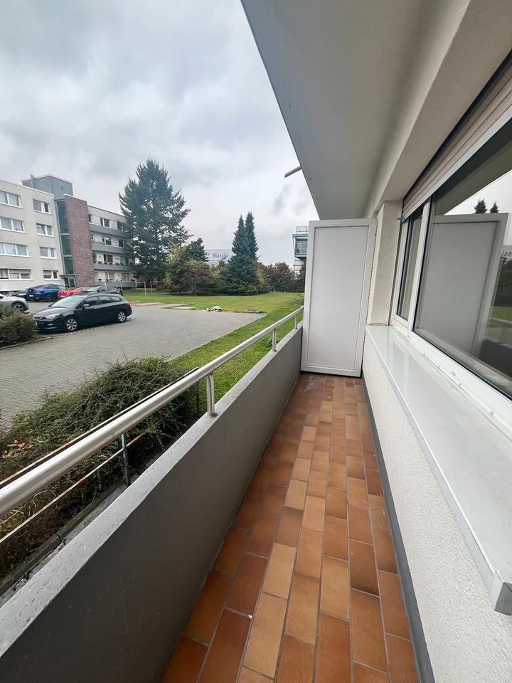 Premium sanierte 3 Zimmer Wohnung im Erdgeschoss mit Einbauküche zimmer