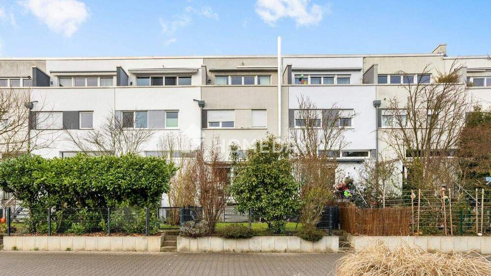 Reihenmittelhaus Frankfurt am Main Niederursel - 6 Zimmer, 166 m&sup2;, 1.180.000&euro; | Angebot:25708480