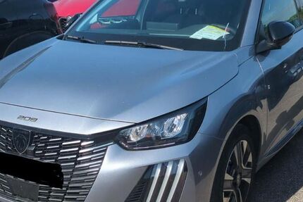 Peugeot 208 10.352 km 15.780 &euro; Rüsselsheim 65428