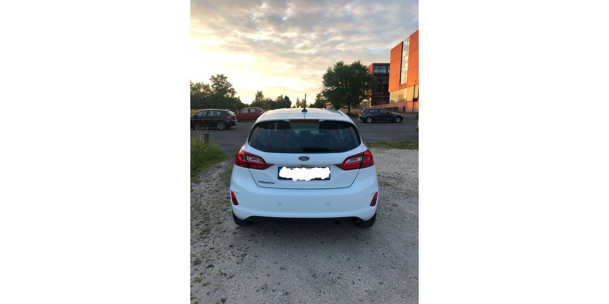 Ford Fiesta 130.542 km 8.300 &euro; Frankfurt am Main 60438
