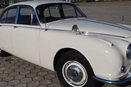 Jaguar Daimler 77.280 km 17.500 € Frankfurt 60385