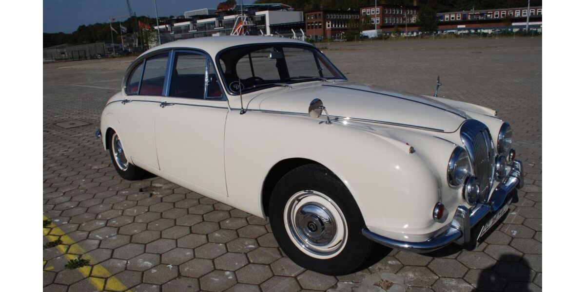 Jaguar Daimler 77.280 km 17.500 &euro; Frankfurt 60385