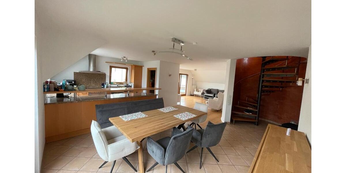 Maisonette 5 Zimmer Wohnung in Schwalbach am Taunus 5 zimmer