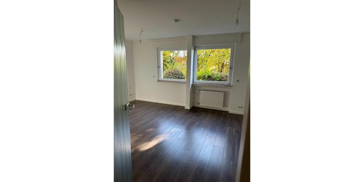 Helle, frisch renovierte 3-Zi-Whg mit neuer Küche 2 Loggien zimmer