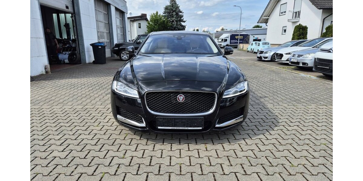 Jaguar XF Prestige Leder, GSHD, Navigation, Rückfahrkamer 104.922 km 20.690 &euro; Rodgau 63110