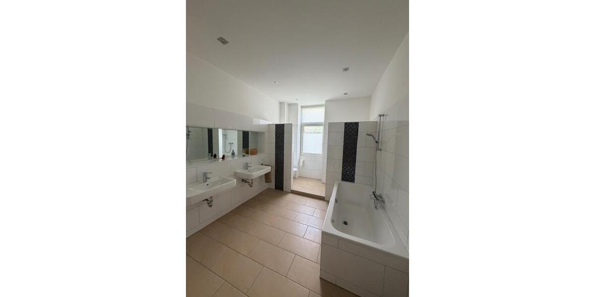 Erdgeschoßwohnung Hanau - 5 Zimmer, 155 m&sup2;, 575.000&euro; | Angebot:27103209