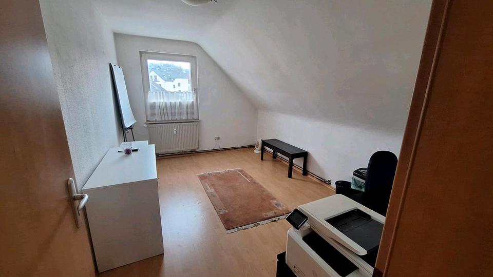 Dachgeschoßwohnung Usingen - 3.5 Zimmer, 75 m&sup2;, 845&euro; | Angebot:25648804