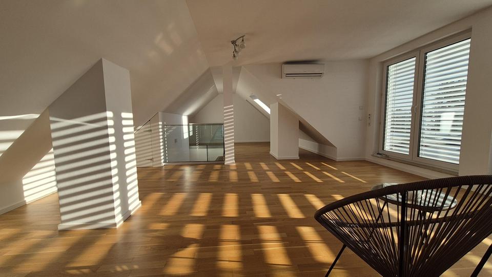 Hell-Offen-Luftig- Maisonette mit großer Sonnenterrasse 4 zimmer