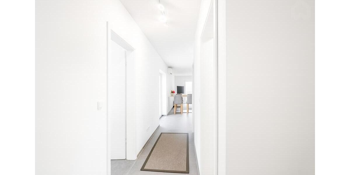 Voll möblierte 2-Zimmer-Luxuswohnung mit Garten & Außenstellplatz in Frankfurt-Preungesheim 2 zimmer