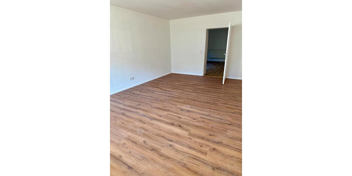 Etagenwohnung Hanau Kesselstadt - 4 Zimmer, 94 m&sup2;, 1.320&euro; | Angebot:26408680