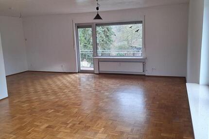 Helle, großzügige 3-Zimmer-Wohnung mit Balkon in Top-Lage - ruhig, aber zentral 3 zimmer