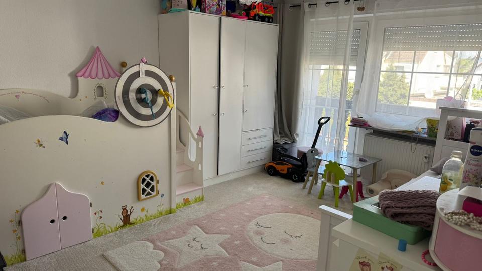 Etagenwohnung Griesheim - 4.5 Zimmer, 140 m&sup2;, 1.700&euro; | Angebot:26413113