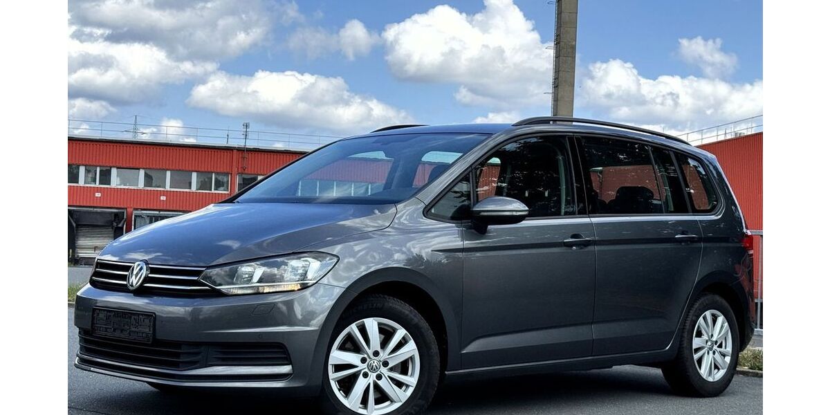 VW Touran 227.436 km 13.100 &euro; Dietzenbach 63128