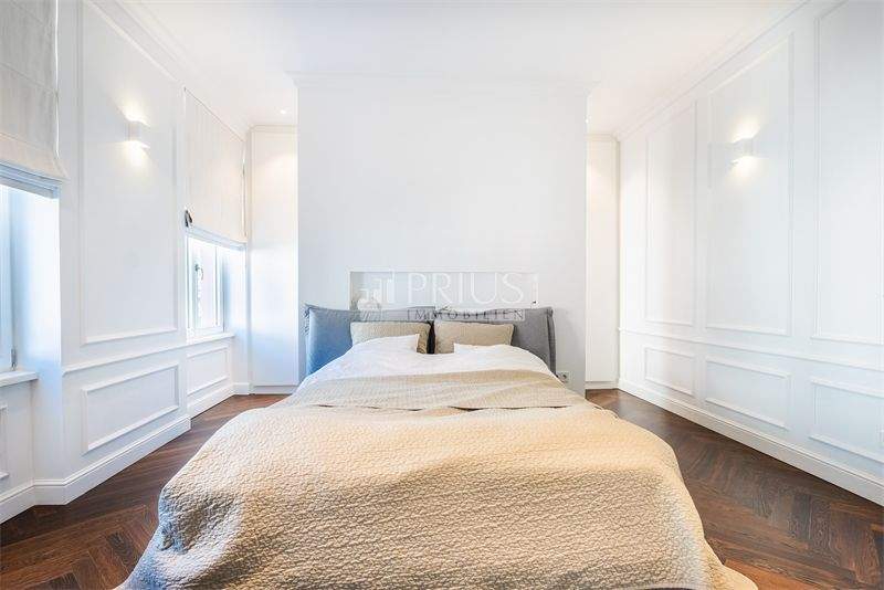 Wohnen wie ein König, Luxussanierte Altbau-Wohnung in TOP-Lage 2 zimmer