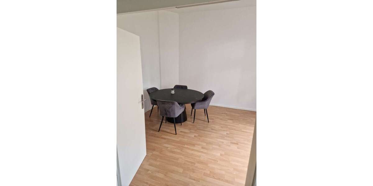 Etagenwohnung Sachsenhausen Sachsenhausen - 4 Zimmer, 81 m&sup2;, 1.150&euro; | Angebot:27163101