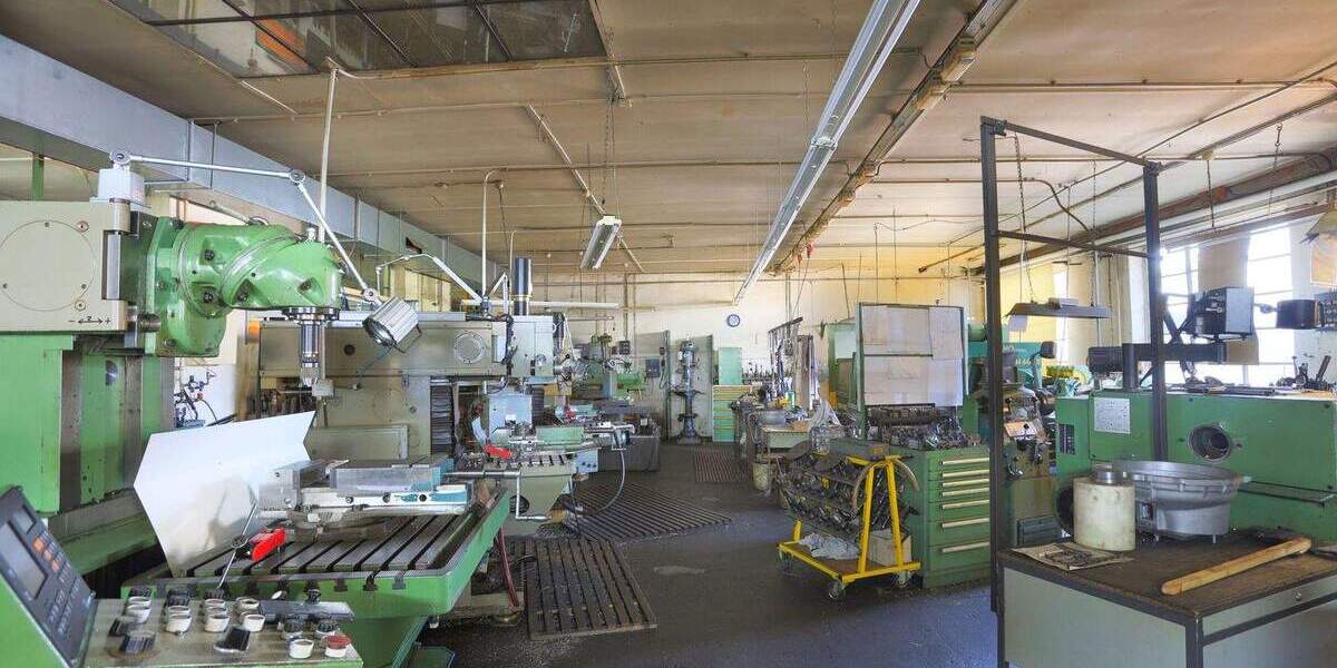 Handwerk & Logistik - Industriehalle mit Freifläche in Schöneck zimmer