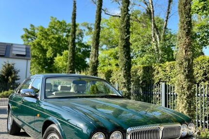 Jaguar Daimler 68.345 km 34.900 € Frankfurt am Main 60596