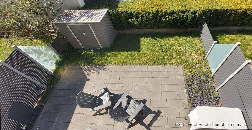 *Gehobenes und modernes Niedrigenergie Reiheneckhaus mit Terrasse und Garten in bevorzugter Lage* 6 zimmer