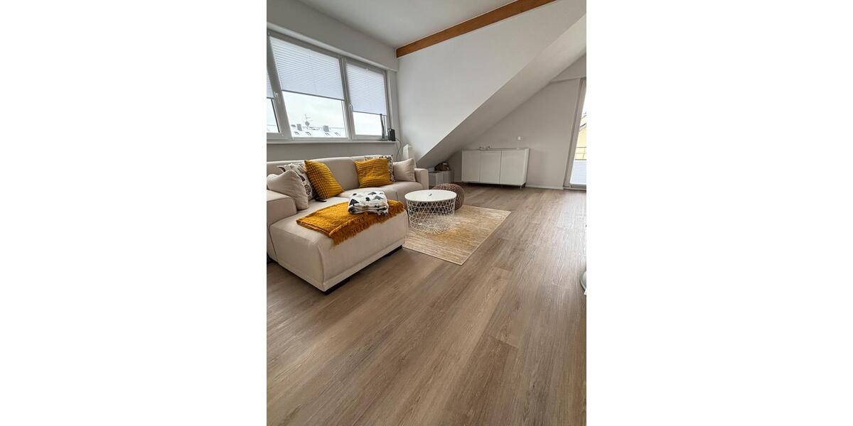 Dachgeschoßwohnung Oberursel (Taunus) - 2.5 Zimmer, 70 m&sup2;, 1.500&euro; | Angebot:25718516