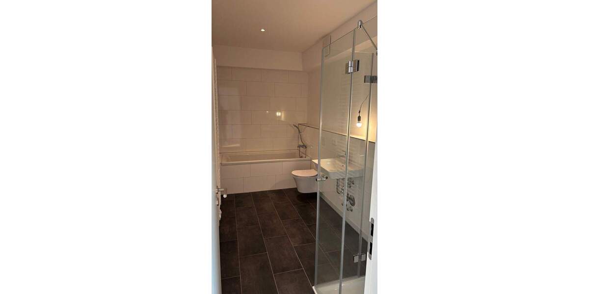 Etagenwohnung Offenbach am Main Hafen - 4 Zimmer, 154 m&sup2;, 2.695&euro; | Angebot:24277698