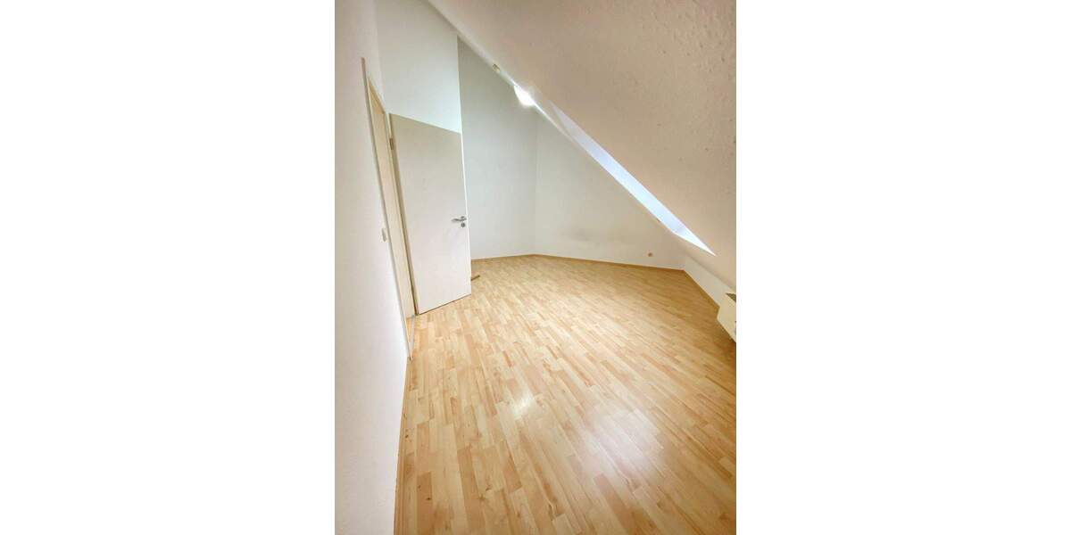 Frisch renoviert: 2-Zimmer Wohnung mit Balkon und Kamin 2 zimmer