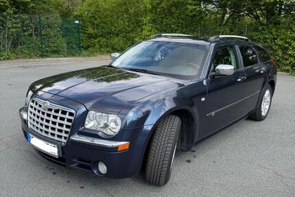 Chrysler 300C 166.000 km 6.490 &euro; Dietzenbach 63128