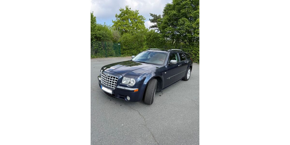 Chrysler 300C 166.000 km 6.490 &euro; Dietzenbach 63128