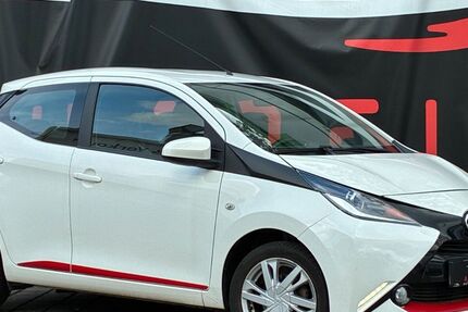 Toyota Aygo (X) 98.300 km 7.200 &euro; Mühlheim am main 63165