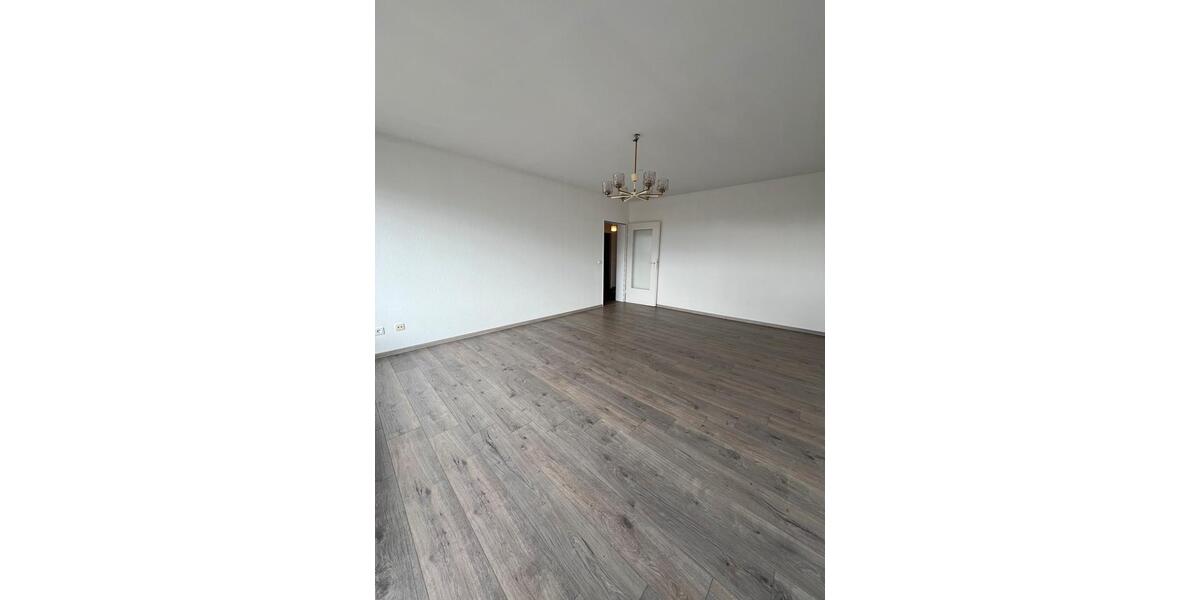 Etagenwohnung Bischofsheim - 2 Zimmer, 63 m&sup2;, 1.350&euro; | Angebot:26409328