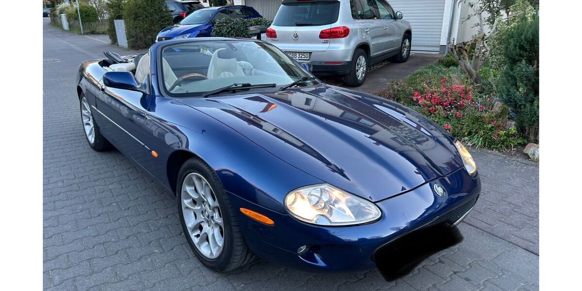 Jaguar XK8 142.000 km 8.450 &euro; Offenbach 63069