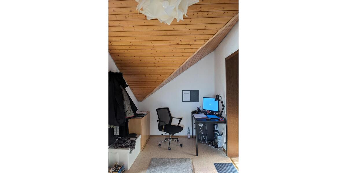 +++ Provisionsfreie, helle 2-Z.Whg. ca. 79qm im DG +++ 2 zimmer