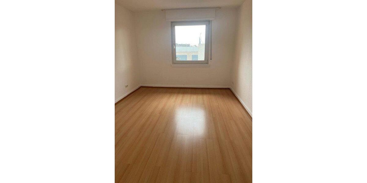 Dachgeschoßwohnung Frankfurt am Main Unterliederbach - 3 Zimmer, 87 m&sup2;, 800&euro; | Angebot:26386400