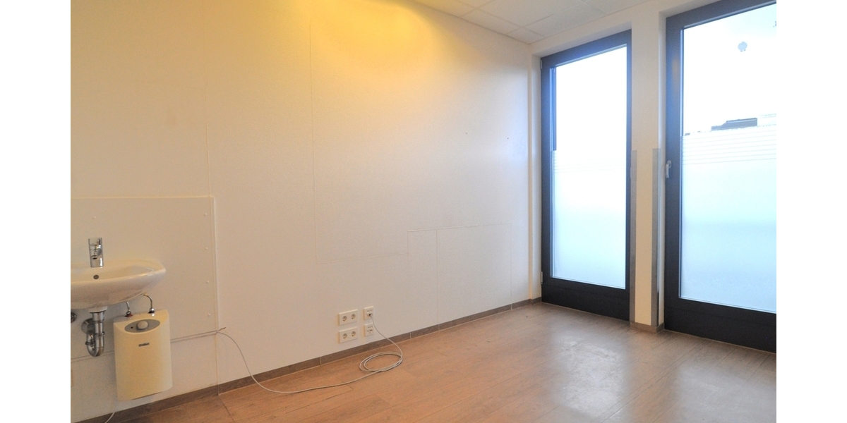 Praxis- oder Bürofläche mit Penthouse-Feeling im modernen Ärztehaus - Gewerbeobjekt Königstein | Angebot:26975149