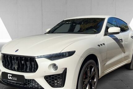 Maserati Levante 89.090 km 54.900 &euro; Frankfurt 60314