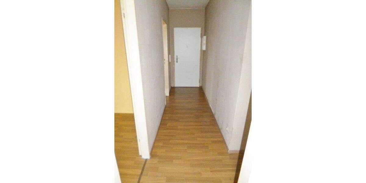 Schöne 2 Zimmer-Wohnung mit Balkon und KFZ - Stellplatz in guter, zentraler Wohnlage von Maintal - Dörnigheim. 2 zimmer