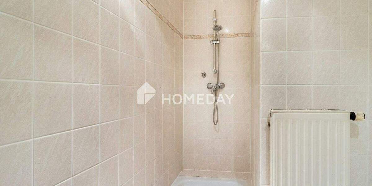 Teilvermietetes MFH mit 4 Wohneinheiten und Erbbaurecht in gepflegter Lage von Frankfurt 8 zimmer