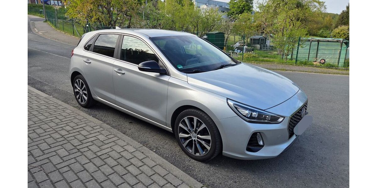Hyundai i30 165.000 km 8.100 &euro; Usingen 61250