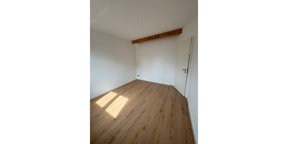 Dachgeschoßwohnung Büttelborn - 2.5 Zimmer, 72 m&sup2;, 1.150&euro; | Angebot:26413393