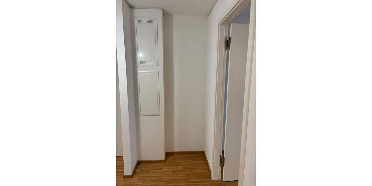 Etagenwohnung Offenbach am Main Hafen - 2 Zimmer, 71 m&sup2;, 1.355&euro; | Angebot:25772898