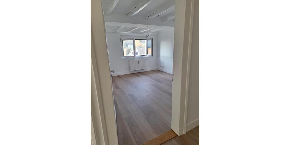 Dachgeschoßwohnung Hofheim am Taunus - 4 Zimmer, 98 m&sup2;, 1.420&euro; | Angebot:25752446