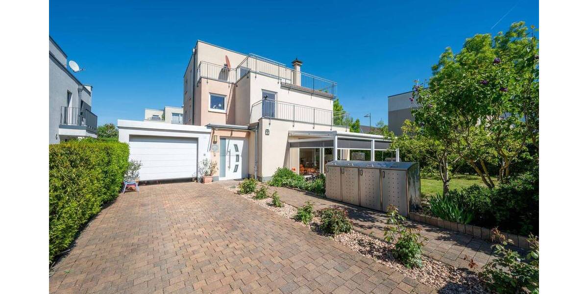 Einfamilienhaus Frankfurt am Main Kalbach-Riedberg - 8 Zimmer, 235 m&sup2;, 4.800&euro; | Angebot:26596231