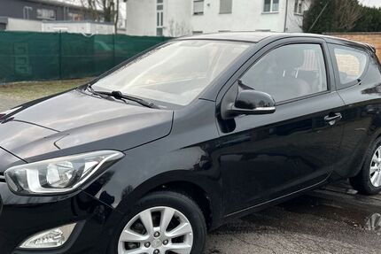 Hyundai i20 100.000 km 3.390 &euro; Mühlheim am Main 63165